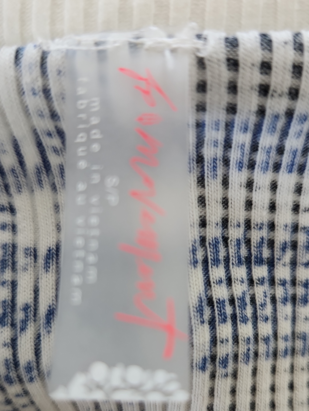 NWOT..Free People Movement Top - Picture 8 of 9